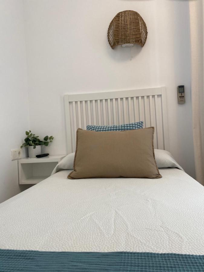 Hostal Andalucia Nerja Luaran gambar