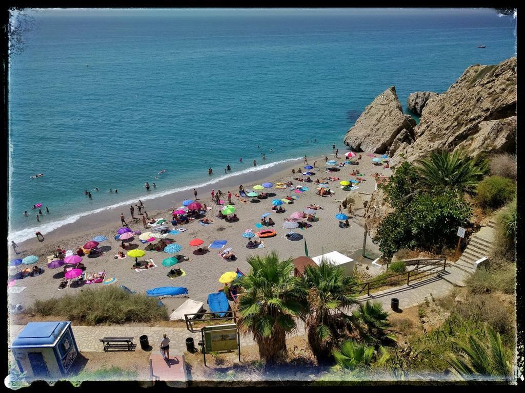 Hostal Andalucia Nerja Luaran gambar