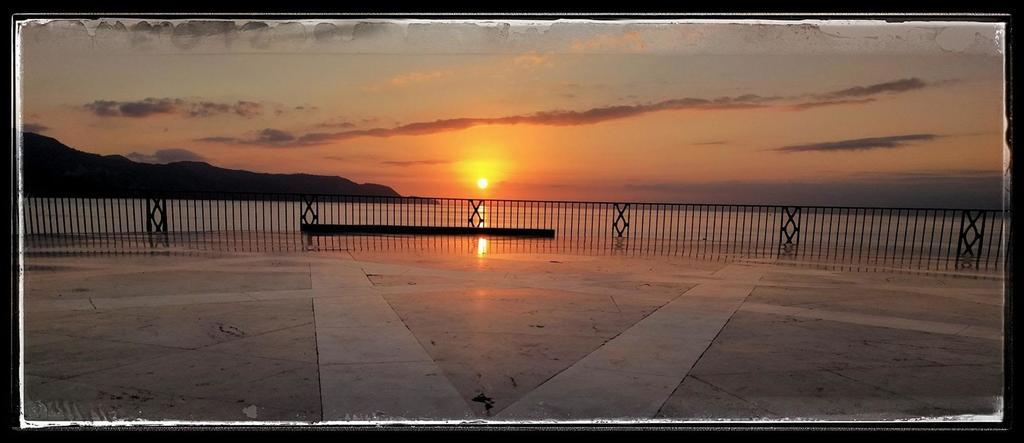 Hostal Andalucia Nerja Luaran gambar