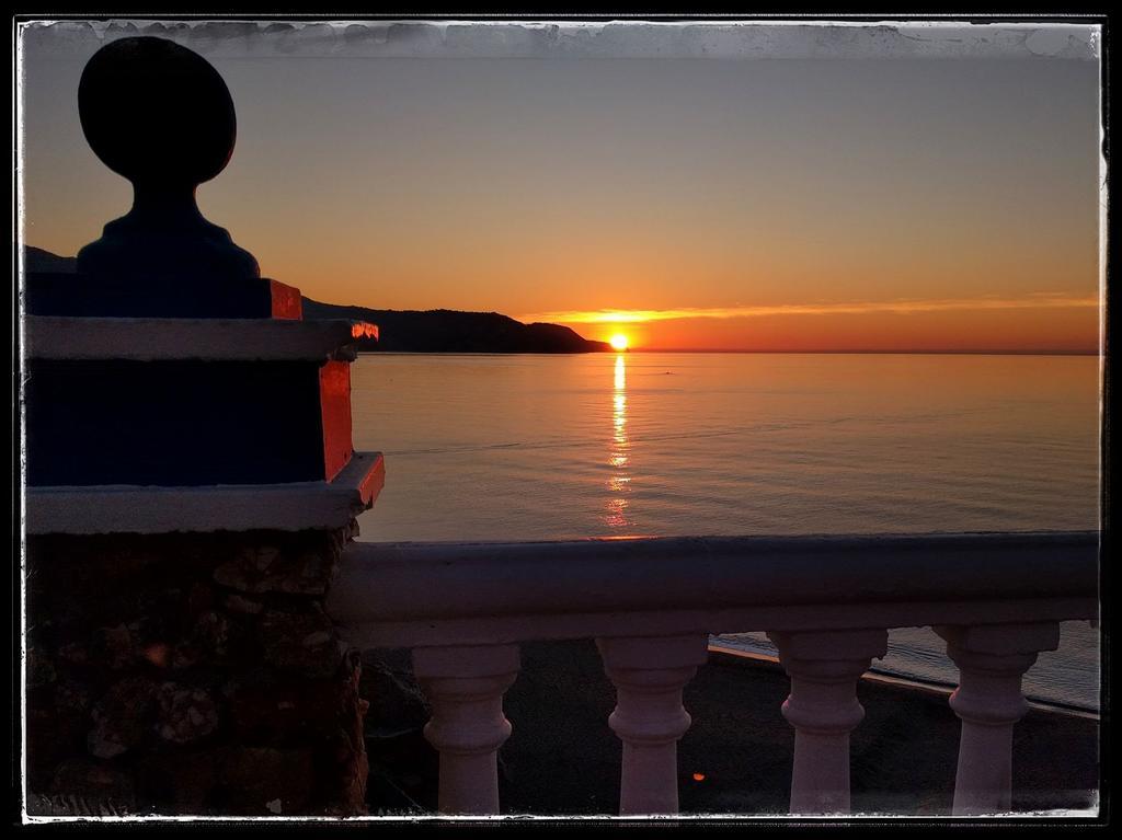 Hostal Andalucia Nerja Luaran gambar