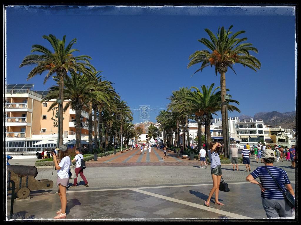 Hostal Andalucia Nerja Luaran gambar