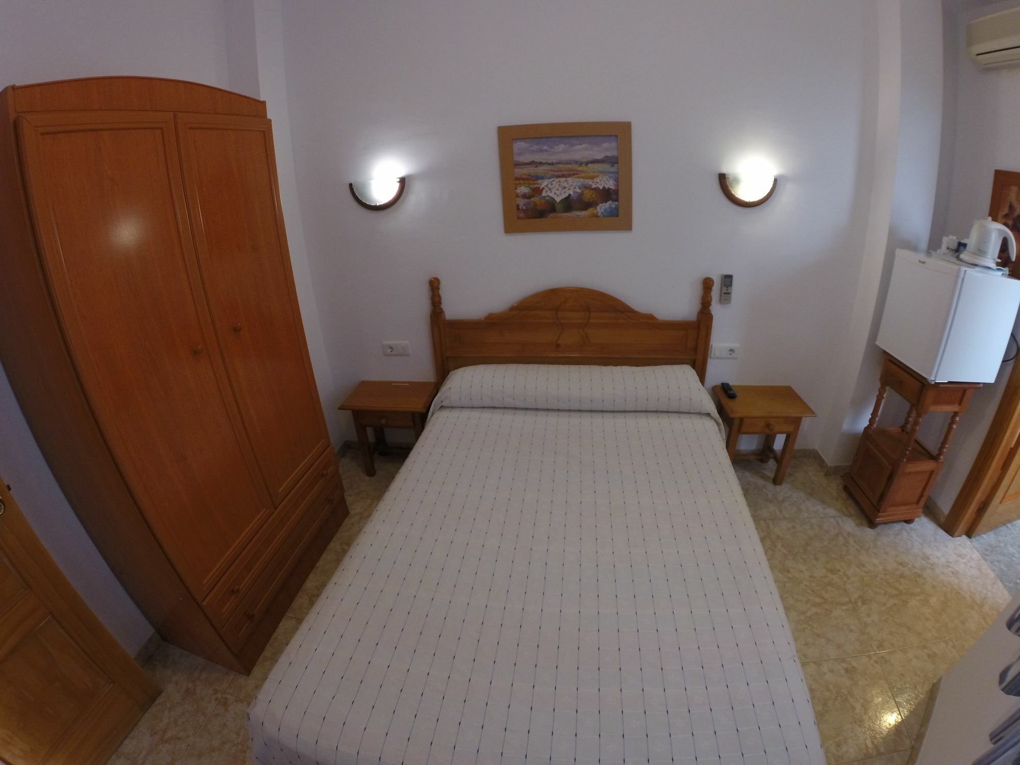 Hostal Andalucia Nerja Luaran gambar